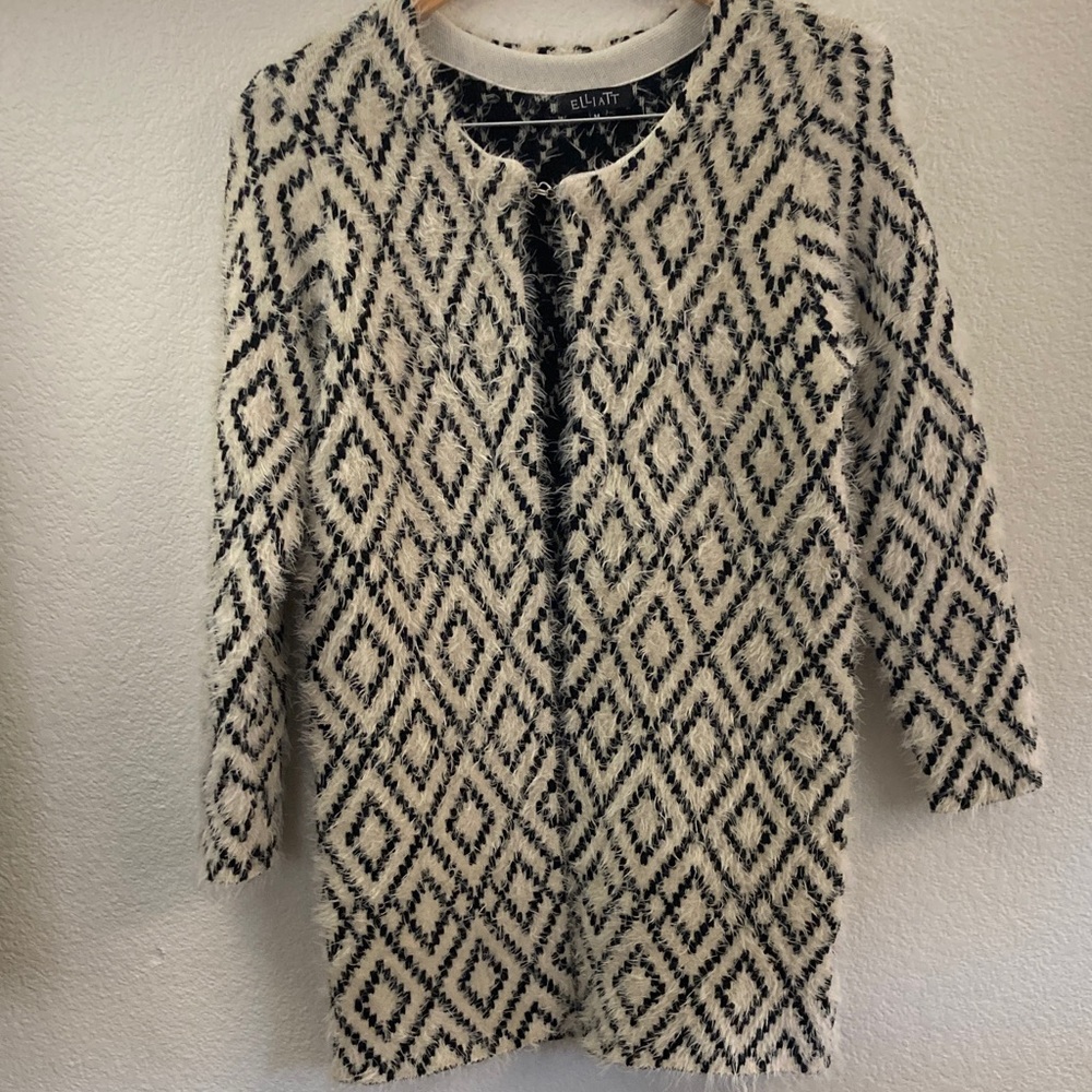 Anthropology Elliatt Black Cream fuzzy Knit cardigan jacket academia lagenlook M